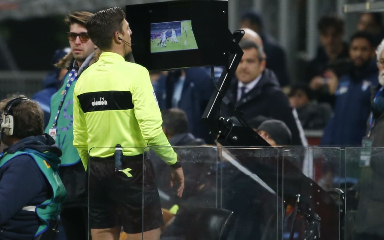 Los árbitros explicarán las decisiones tomadas en el VAR.