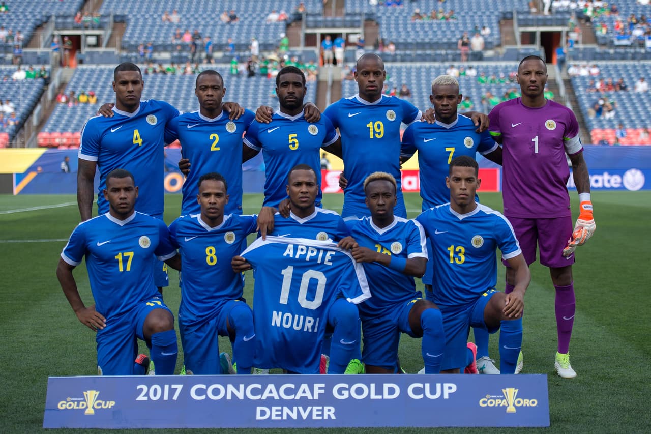 Curazao llegó a la Copa Oro con la intención de dar una buena impresión en el torneo de Concacaf durante su primera participación. En la foto oficial rindió un homenaje.