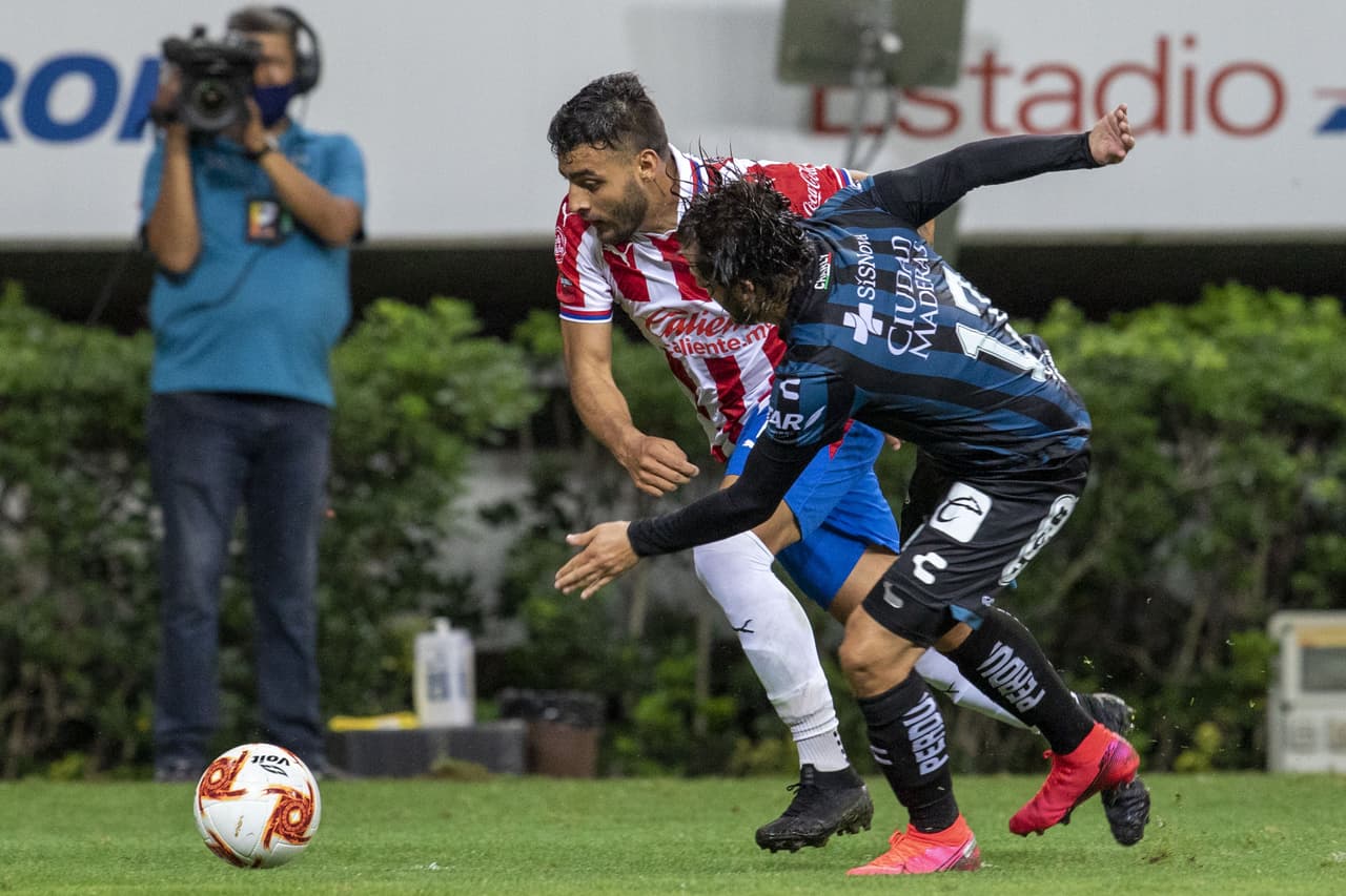 J.J. Macías no consigue anotar un penal al minuto 90+3 y Las Chivas terminan empatando en casa frente al Querétaro.
