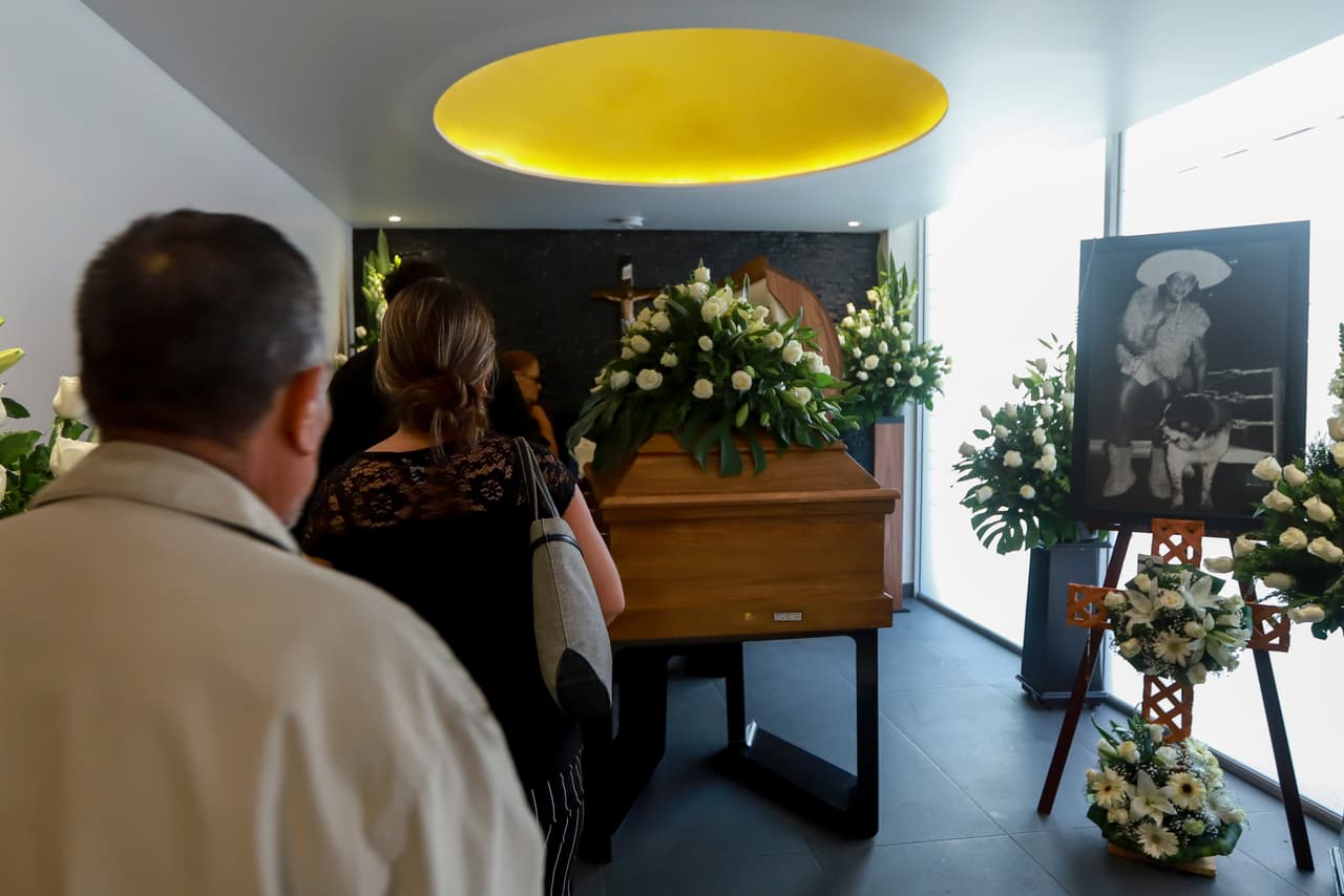Los seres queridos del ex luchador Pedro "Perro" Aguayo, quien falleció a los 73 años de edad, estuvieron en el funeral de la leyenda de la lucha libre mexicana, celebrado en Gayosso.