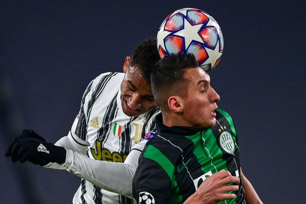 Juventus consigue victoria a los últimos minutos del encuentro ante el Ferencvaros. Myrto Uzuni le dio el primer tanto al equipo húngaro, pero después se vino el empate con gol de Cristiano Ronaldo. El desempate cayó al minuto 92 por parte de Alvaro Morata y sellan su pase a octavos de final de la UEFA Champions League.