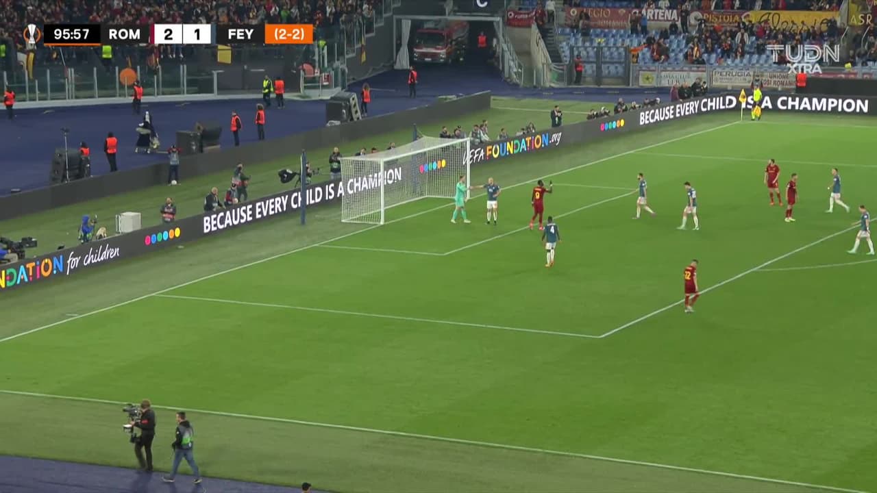 ¡TIRO ATAJADO! disparo por Paulo Dybala.