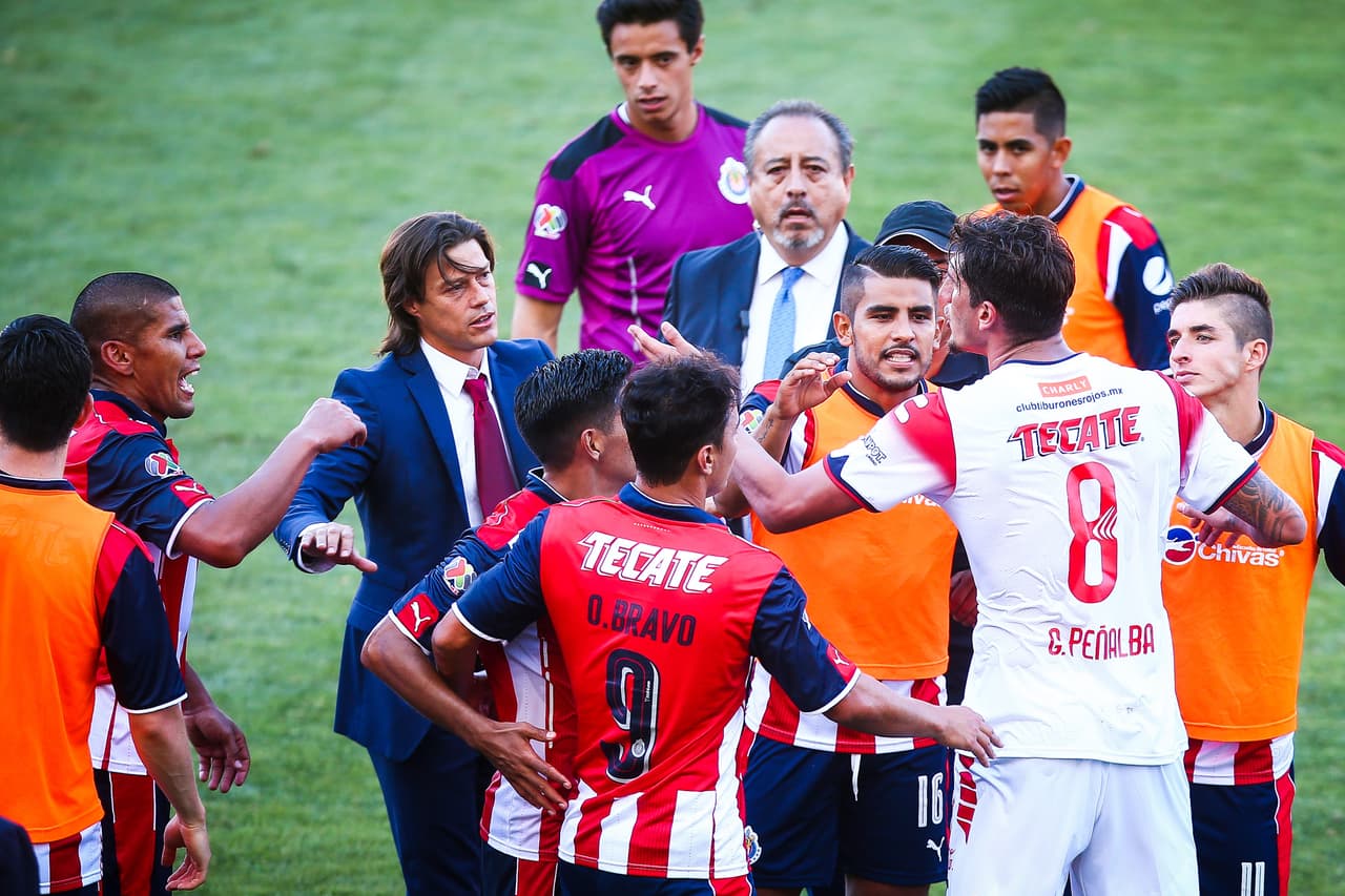 A pesar de su pasión en la cancha, Almeyda es un técnico que actúa con cabeza fría. Suele ser respetuoso con sus rivales.
