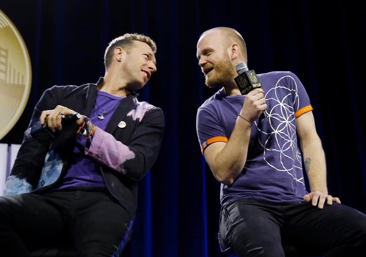 La banda británica, liderada por Chris Martin, hicieron su presentación en conferencia de prensa para dar algunos detalles de su presentación del medio tiempo del Super Bowl 50. Checa las imágenes.