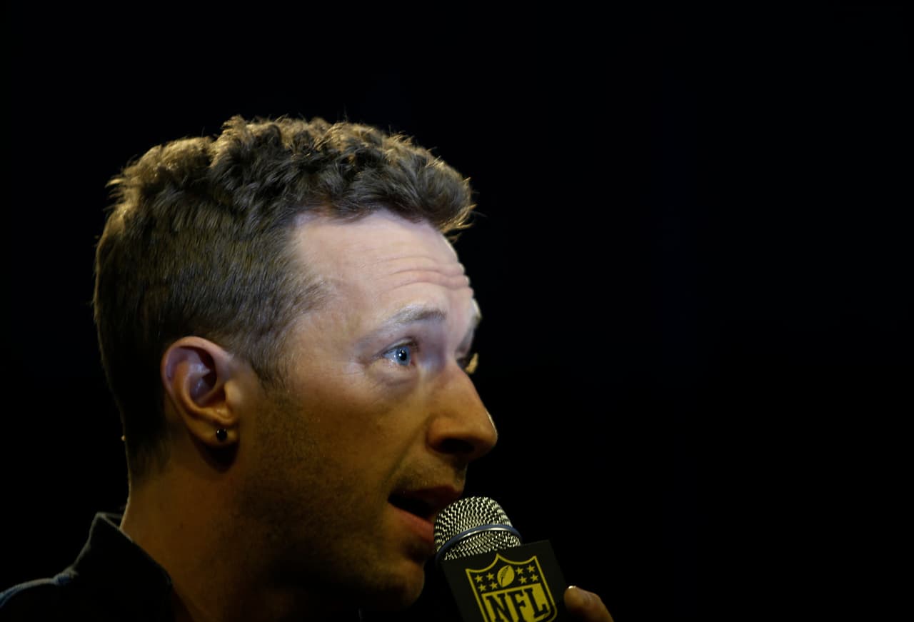 La banda británica, liderada por Chris Martin, hicieron su presentación en conferencia de prensa para dar algunos detalles de su presentación del medio tiempo del Super Bowl 50. Checa las imágenes.