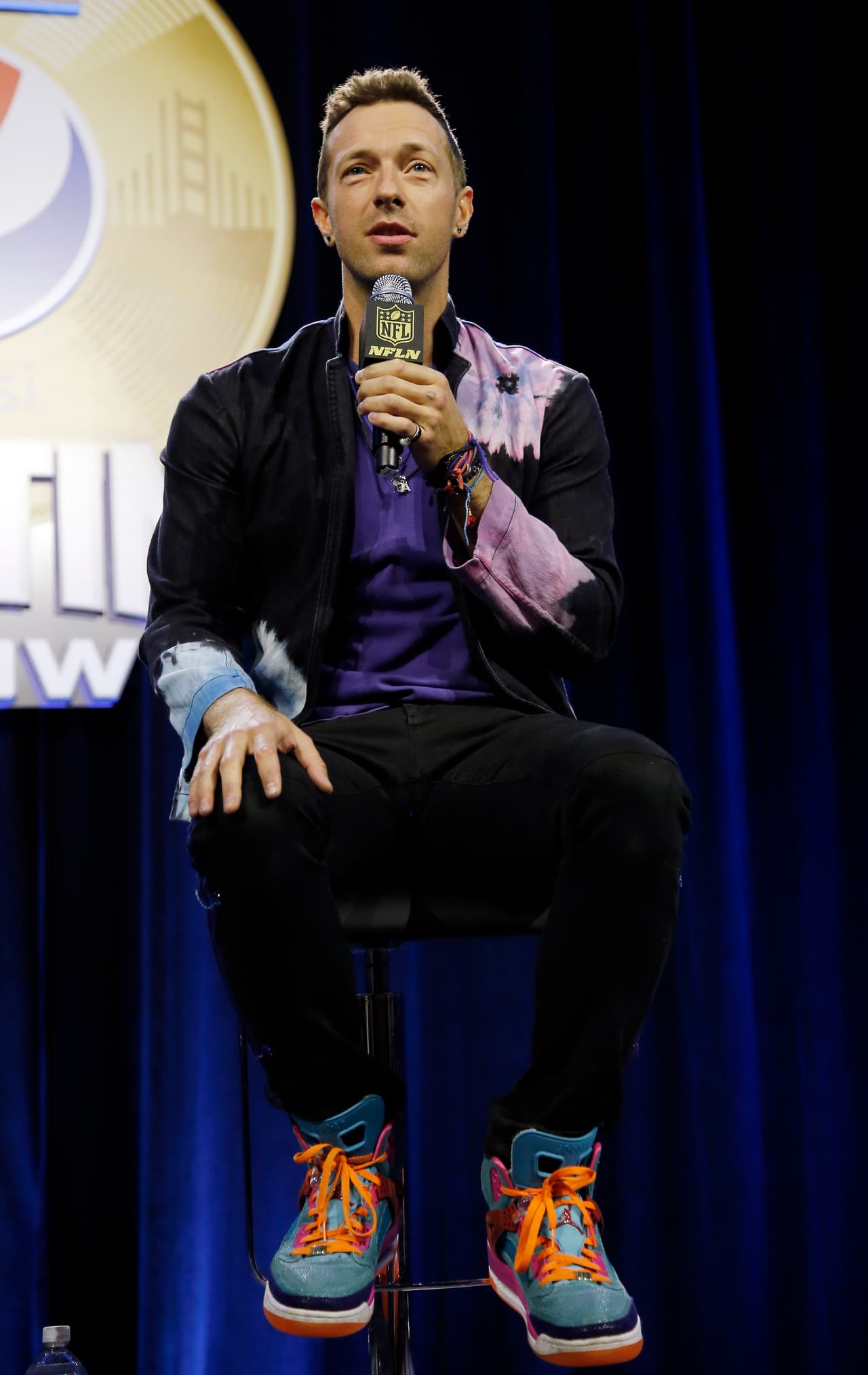 La banda británica, liderada por Chris Martin, hicieron su presentación en conferencia de prensa para dar algunos detalles de su presentación del medio tiempo del Super Bowl 50. Checa las imágenes.