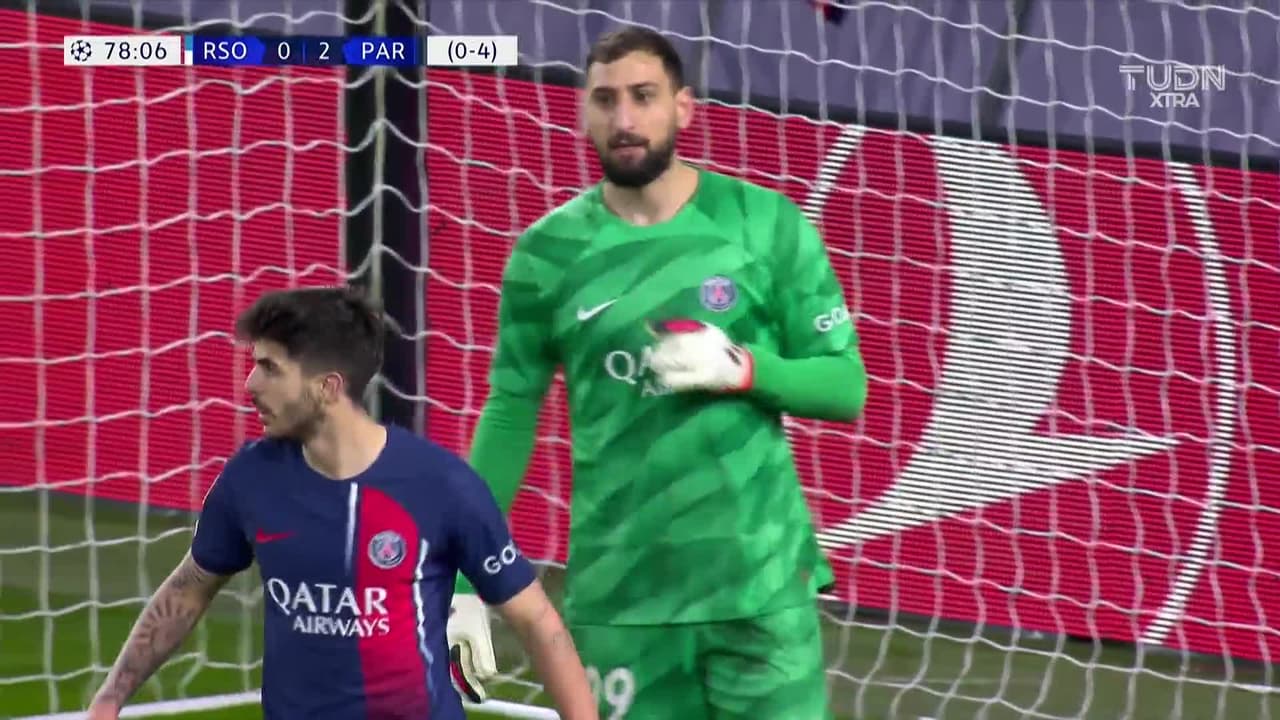 ¡TIRO ATAJADO! disparo por Beñat Turrientes.