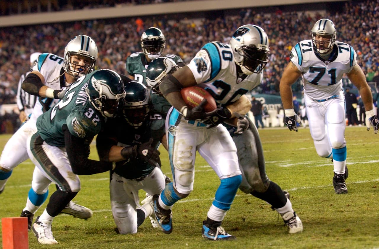 2003 Carolina venció 14 - 3 a Philadelphia Eagles, luego en el Super Bowl XXXVIII pondrían contra las cuerdas a los Patriots.