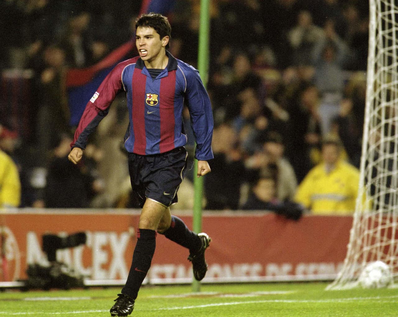 También estuvo 
<b>Javier Saviola </b>en la ofensiva, quien surgió de River Plate en Argentina.