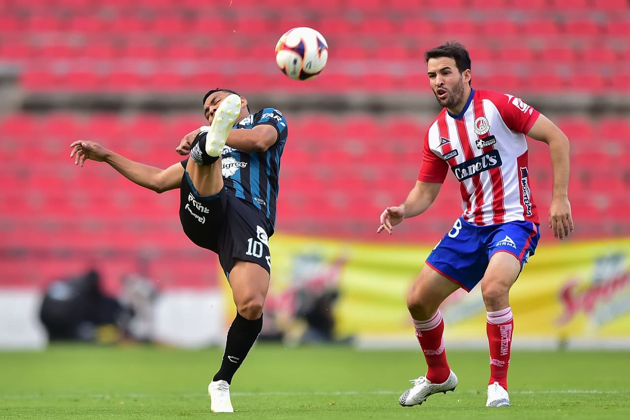 Los goles de Ángel Sepúlveda (23') y Hugo Silveira (45+2'), Querétaro vuleve a ver la victoria luego de vencer 2-1 al Atlético San Luis. Los Gallos se sitúan en la octava plaza, mientras que el Atlético San Luis cae a la doceava posición.