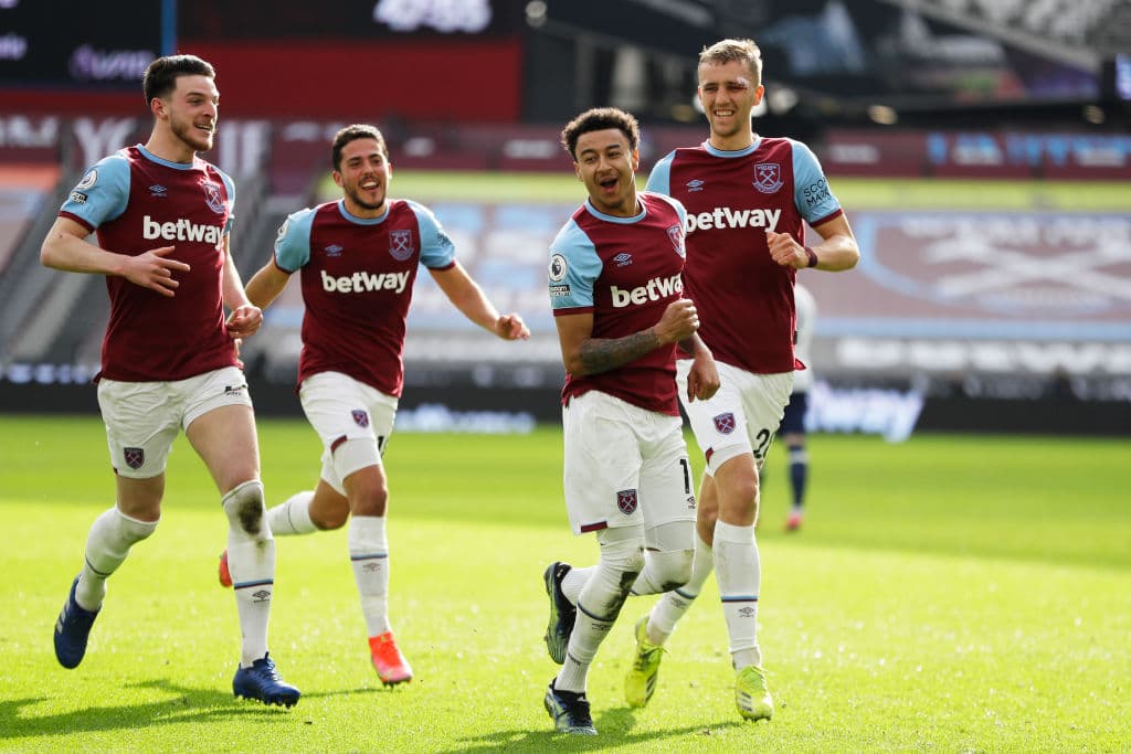 Tottenham no logra salir del hoyo en el que están y tras la derrota 2-1 frente al West Ham United, los comandados por José Murinho se quedan en la novena posición con 36 unidades.