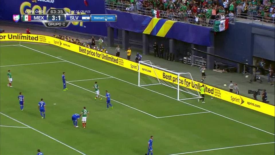 Disparo afuera de Elías Hernández