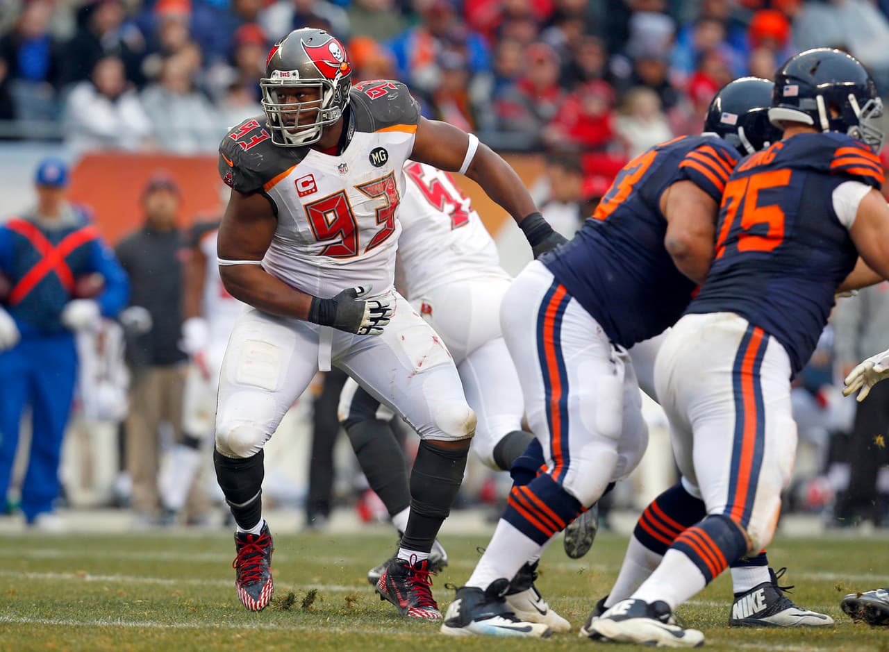 #20 GERALD McCOY, Tampa Bay Buccaneers - $15,866,667. Seis años, $95,200,000 totales con $51,500,000 garantizados (AP-NFL).