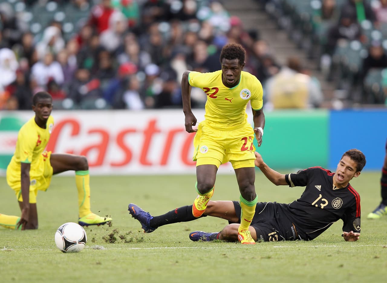 Diego Reyes es el 9no. futbolista más joven en vestir la casaca del Tri. El defensor debutó con 18 años, 9 meses y 16 días.