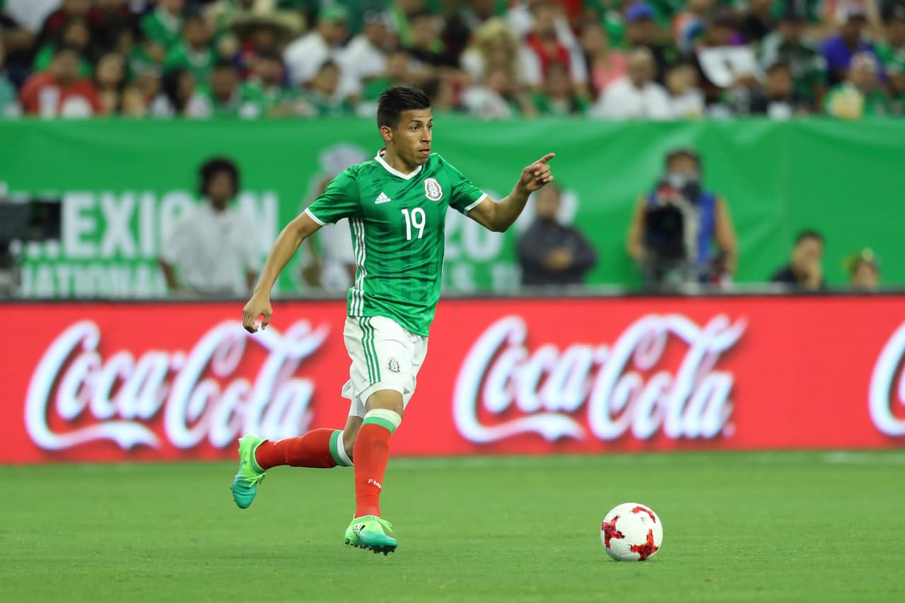 19) ÁNGEL SEPÚLVEDA – ¿Apoco jugó? Fue la primera modificación de Pompilio para el complemento y siguió por el mismo tenor que Torres. Un fantasma. Jamás tocó la pelota y merece un 3 si acaso.