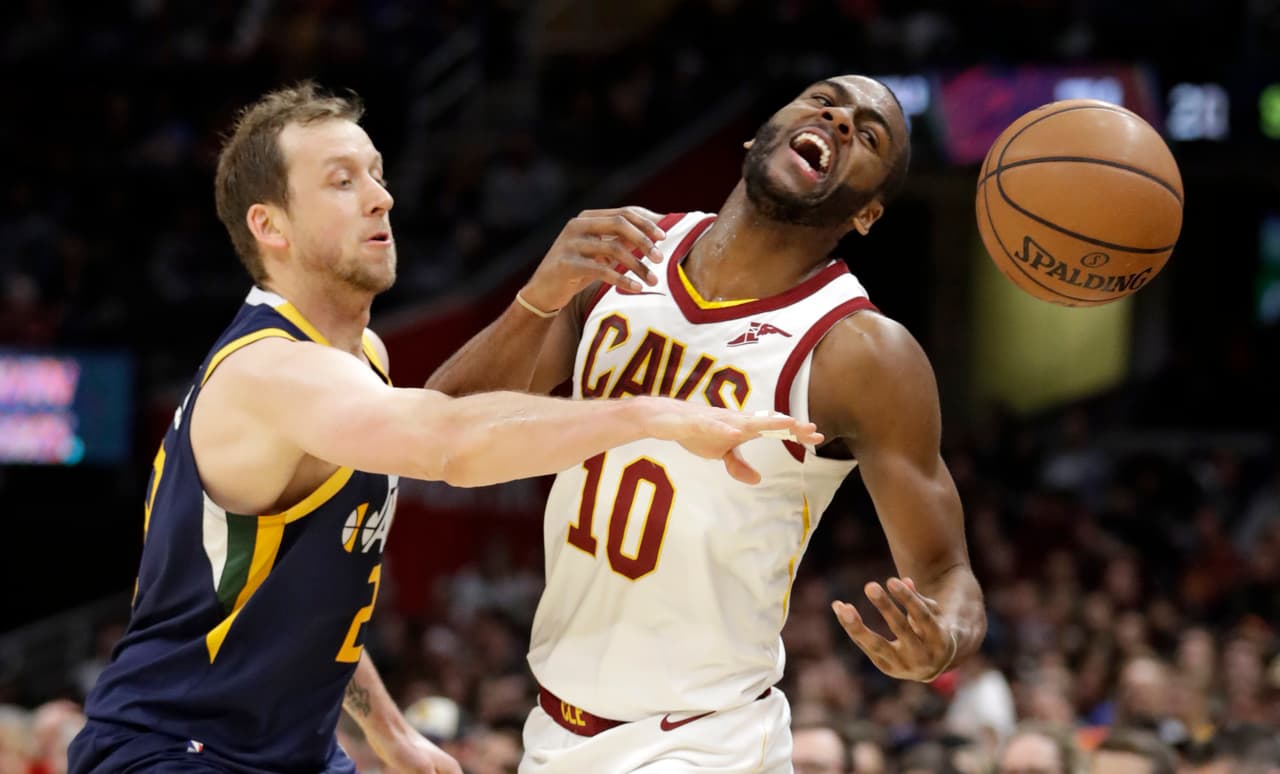 Los Utah Jazz no tuvieron problemas en vencer 117-91 a los Cleveland Cavaliers con ocho jugadores anotando al menos 10 puntos cada uno.