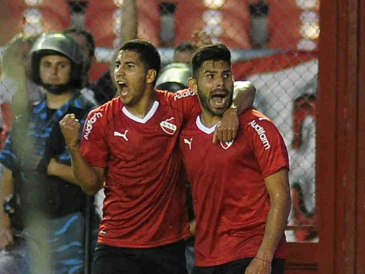América e Independiente acuerdan pago por Domínguez y Silvio Romero