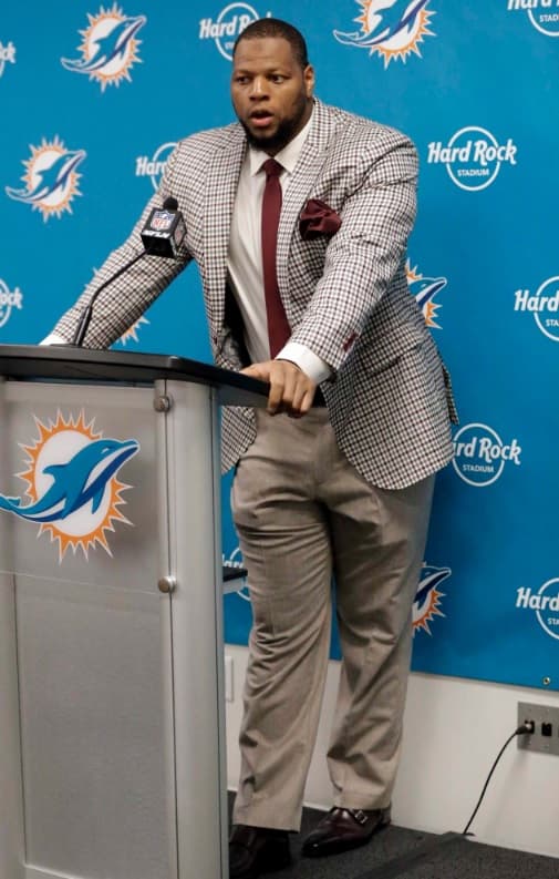 Por los Dolphins, también estuvo en conferencia el tackle defensivo, Ndamukong Suh.