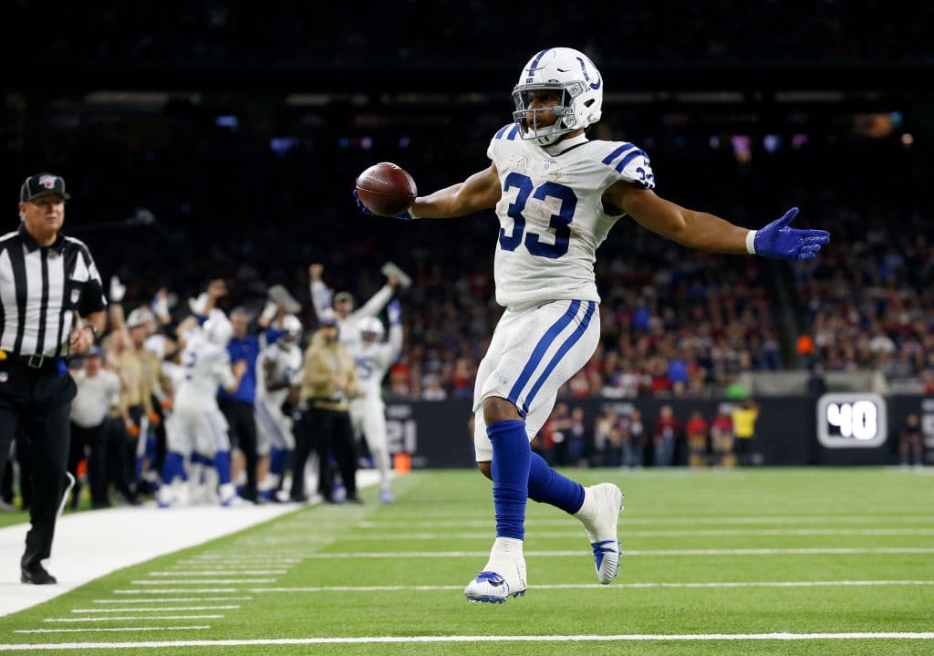 Vibrante encuentro entre los Colts y los Texans que concluyó 17-20 para los de Houston. DeAndre Hopkins se lució con un touchdown para su mamá.
