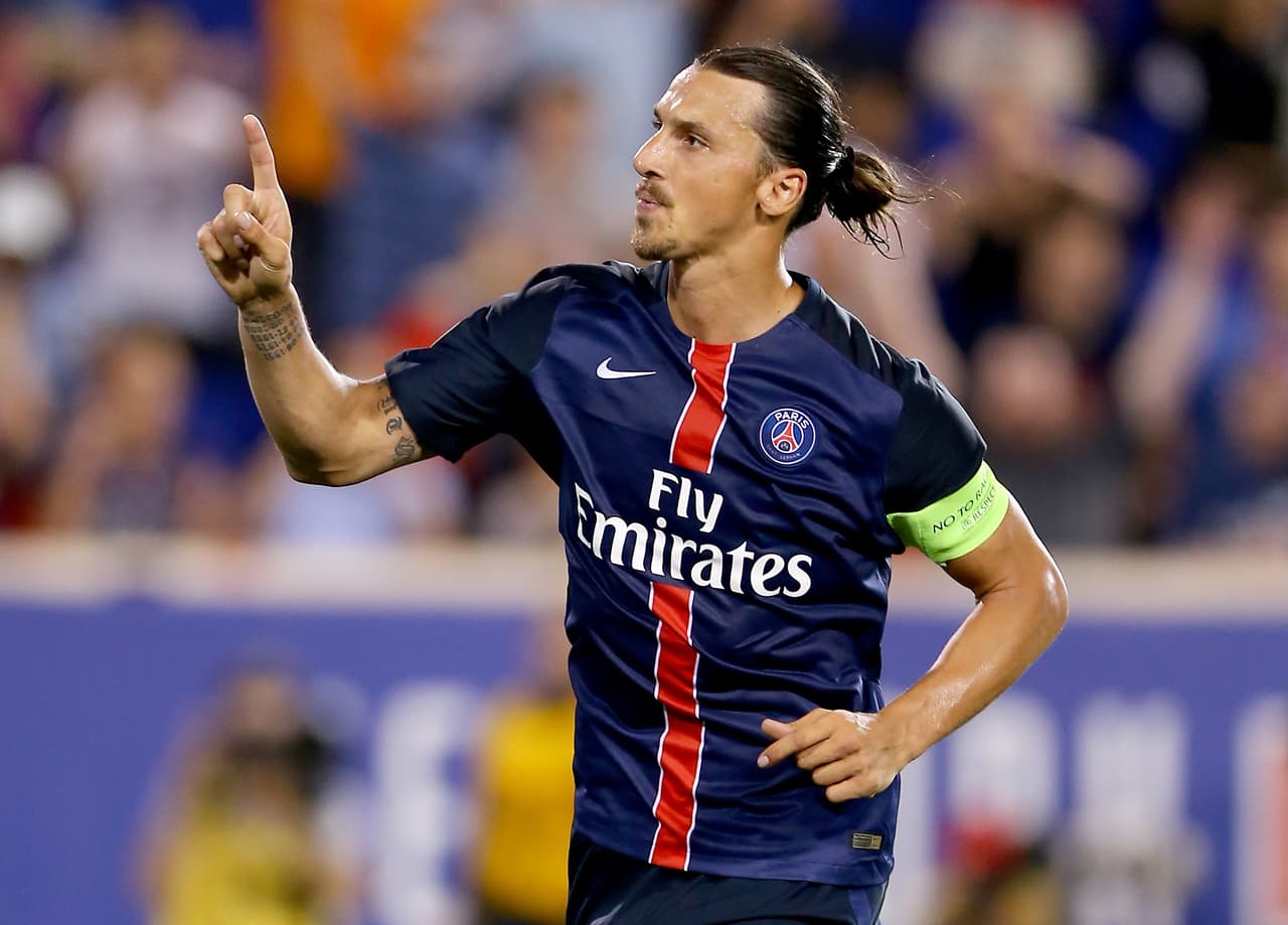 Se rumora que el ariete sueco que milita en el Paris Saint-Germain, Zlatan Ibrahimovic, abandonará el equipo parisino el próximo verano después de ganar 3 titulos de liga (y una cuarta en camino), pudiendo ser su próximo destino algún equipo de la Premier League.