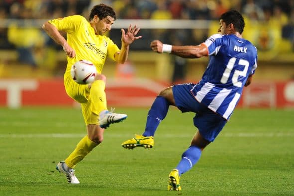 Los españoles insistían al frente, pero les faltaba mayor claridad.