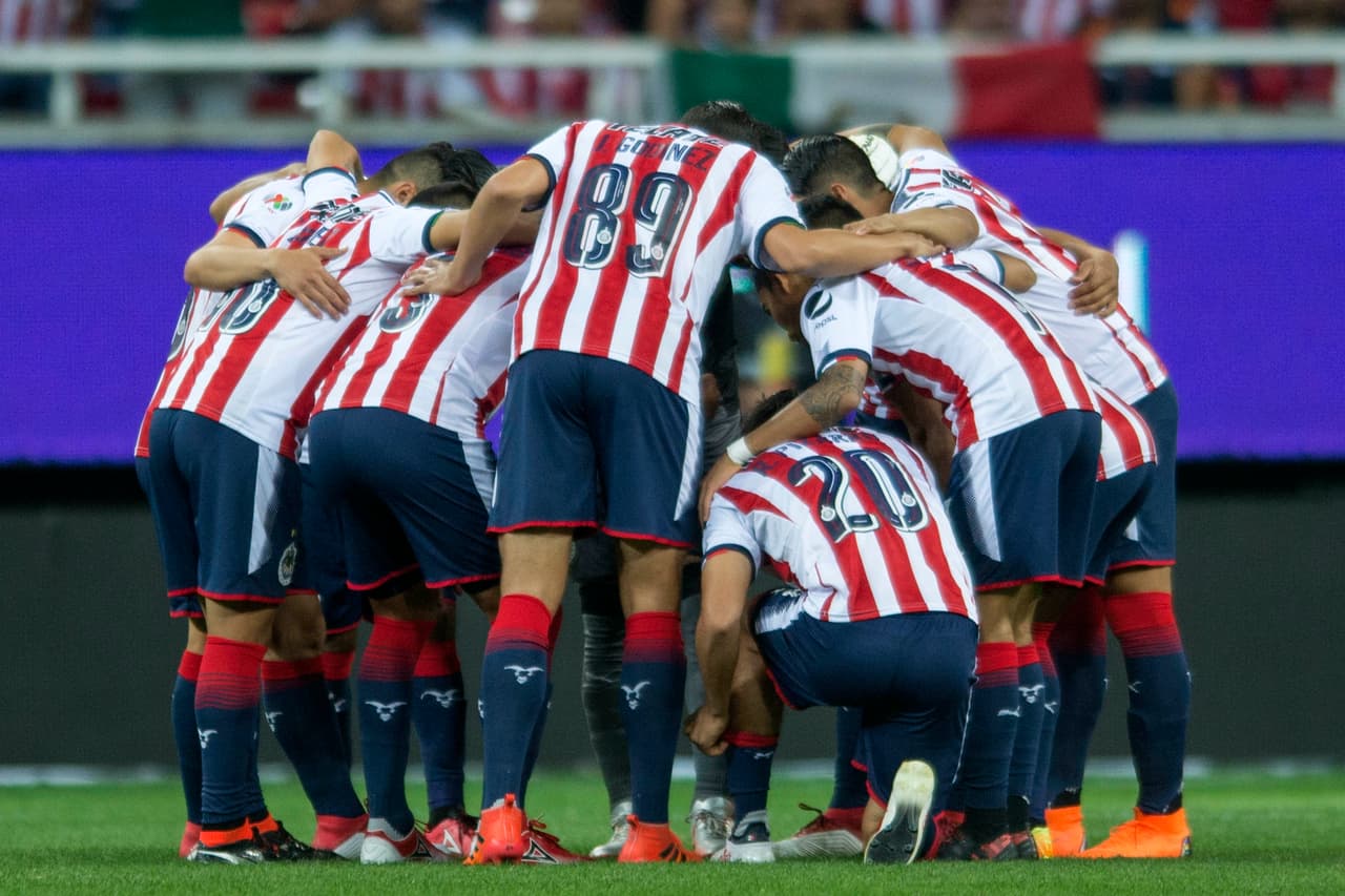 Para Chivas es un punto que sabe a muy poco. Los rojiblancos continúan en la parte baja de la tabla general ocupando la posición 16 con sólo ocho puntos.