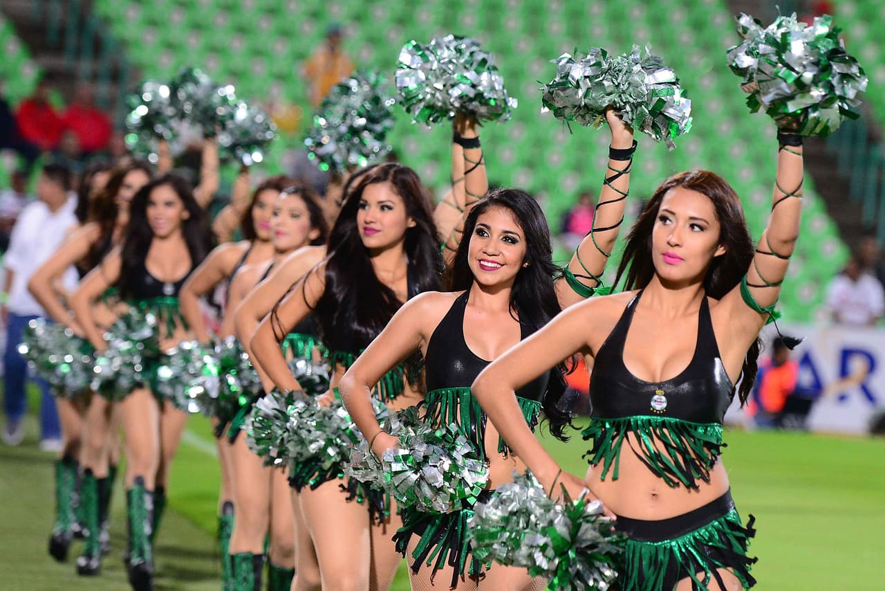 La belleza de las porristas en la fecha 16