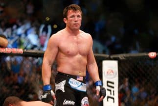 Chael Sonnen dio positivo y está fuera de la UFC 175