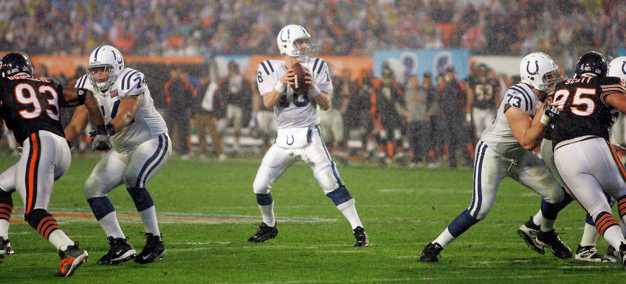 PEYTON MANNING - Super Bowl XLI Desde 1998 cuando llegó a los Indianapolis Colts sumó récords, triunfos, playoffs pero no campeonatos. Ganó todo pero tuvo que esperar mucho para lo máximo. Fueron 9 años duros.