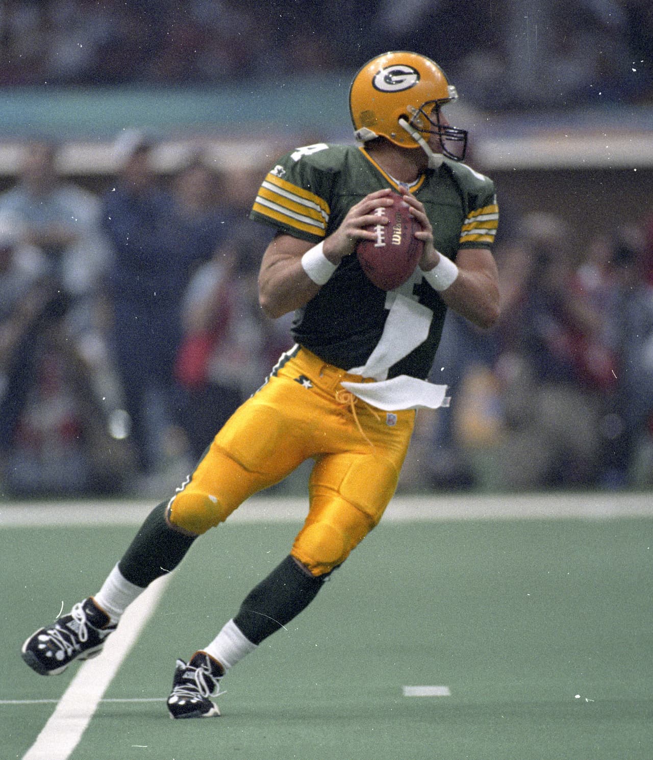 BRETT FAVRE - Super Bowl XXXI Seleccionado en 1991 por los Atlanta Falcons, un año después pasó a los Green Bay Packers y empezó su aprendizaje con el coach Mike Holmgren, aunque muchas veces fue rebelde al sistema. De cualquier forma tuvo que trabajar 6 años para ser campeón.