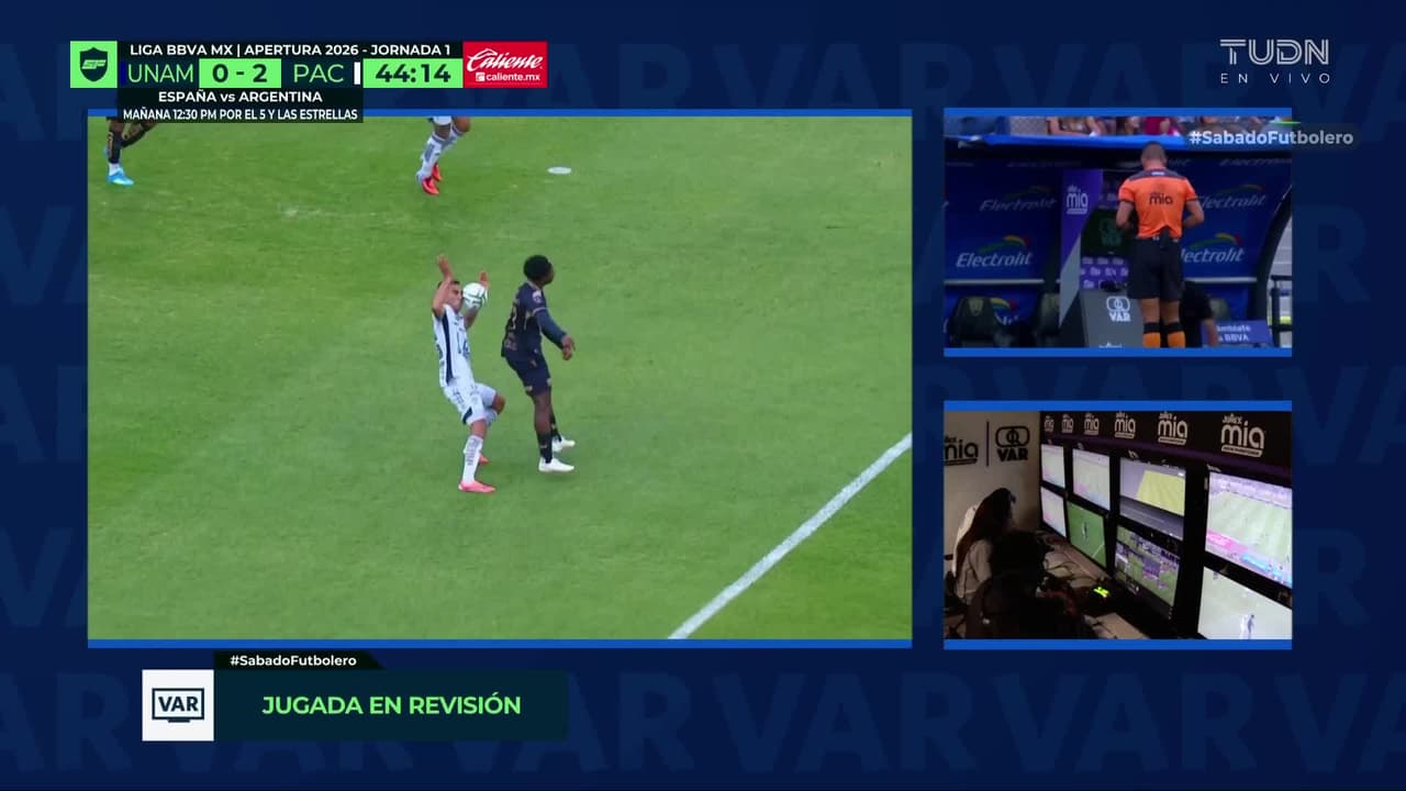 ¡Que no hay nada! El árbitro dice que no hay mano en el área