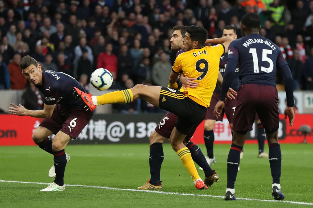 El delantero mexicano Raúl Jiménez tuvo cuatro tiros a puerta en el partido para la causa del Wolverhampton Wanderers pero no tuvo la puntería de otros días, aunque jugó un partido de mucha entrega y desgaste.