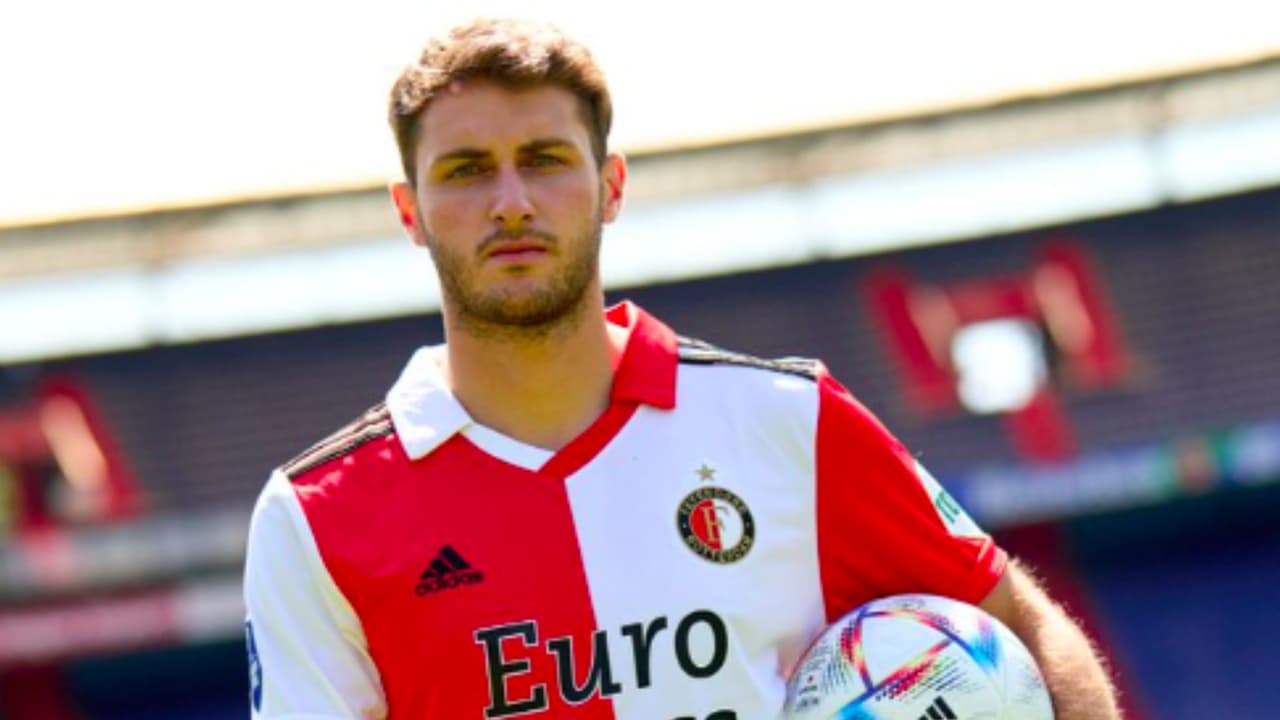 Debut de Santi Giménez puede ser en el Feyenoord vs Heerenveen