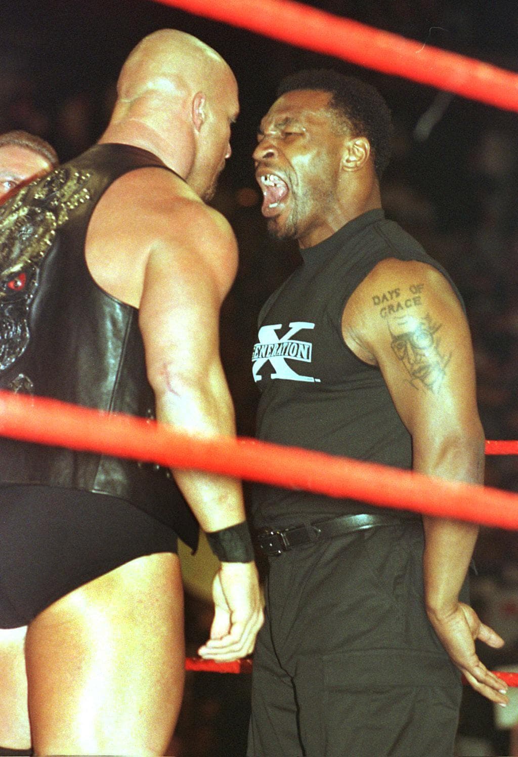 Mike Tyson - El boxeador estadounidense, polémico en el ring, tuvo algunas apariciones en los cuadriláteros de la WWE en los que también brilló por su excentricidad.