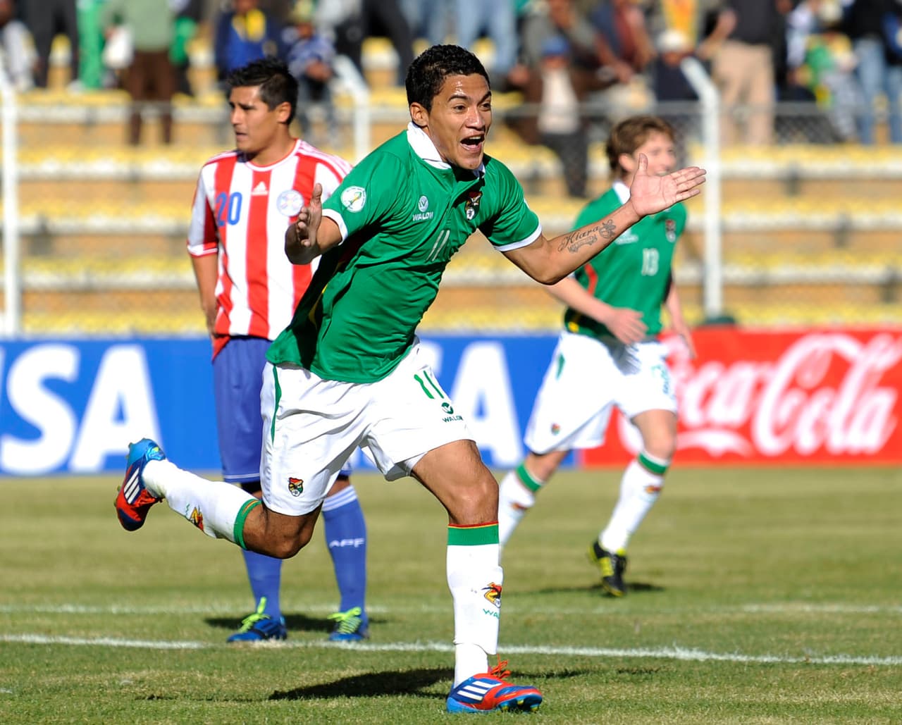 En el camino a Brasil 2014, 
<b>una diesmada Paraguay fue la que primero sufrió la dificiltad de la altura de La Paz.</b> Alcides Peña y Pablo Escobar, con doblete, marcaron los 3 goles de Bolivia. Cristian Riveros marcó el único gol de los paraguayos en los minutos finales.