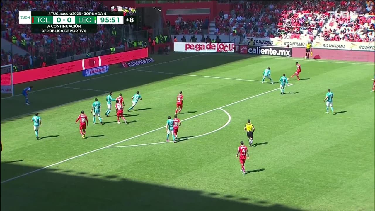 ¡TIRO ATAJADO! disparo por Marcel Ruiz.