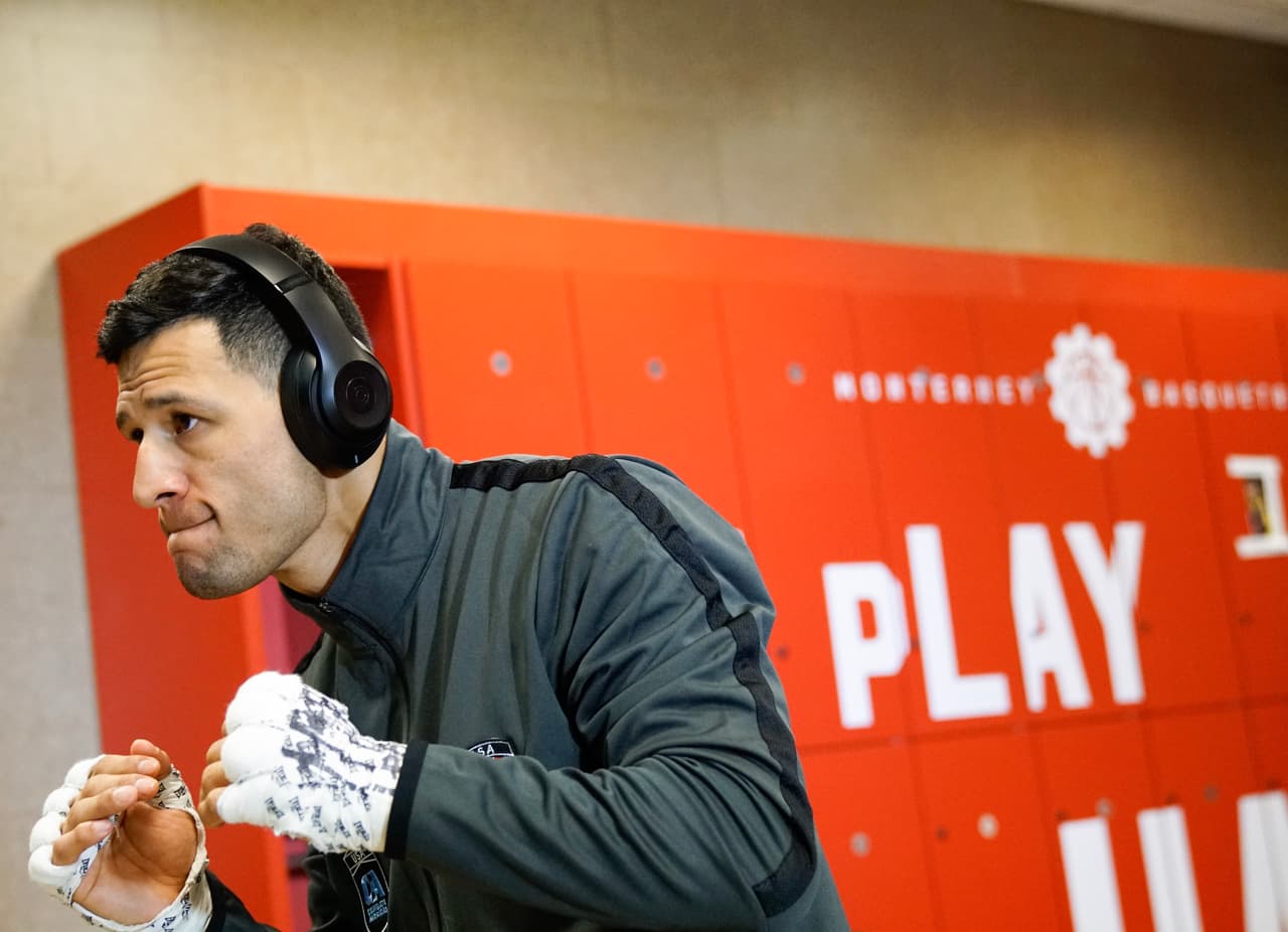 El colorido y la alegría, junto a los rituales y detalles en la intimidad de los atletas, fueron parte del Combate Américas en la fiesta de las artes marciales mixtas.