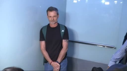 Con gritos de "¡cobarde!", Diego Cocca tiene caótica llegada a México