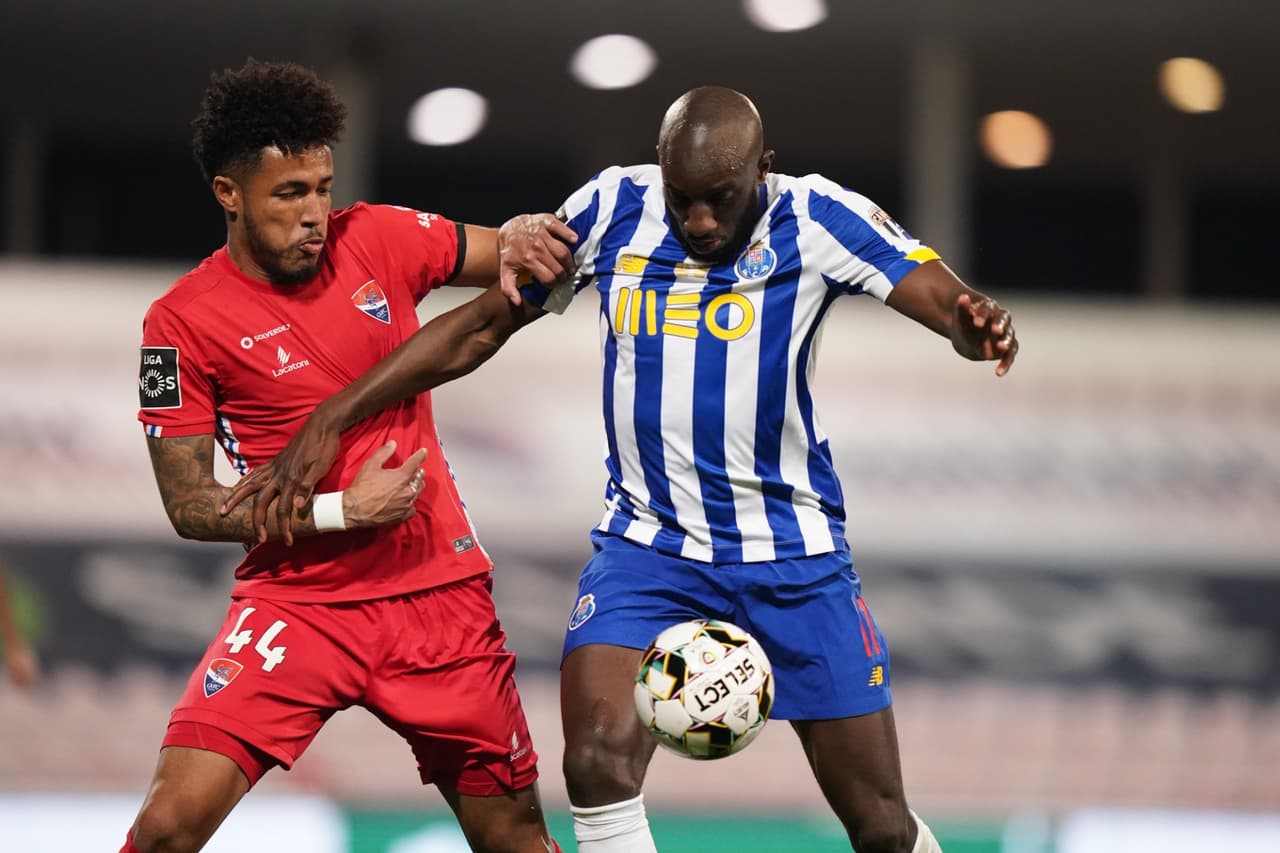 Mateus Uribe (7’) abrió el marcador y Sérgio Oliveira (60’) sentenció el resultado. Porto y Gil Vicente acumulan 48 y 19 unidades en la Primeira Liga. El siguiente compromiso de los Dragones será ante Juventus por un lugar en los Cuartos de la UEFA Champions League.