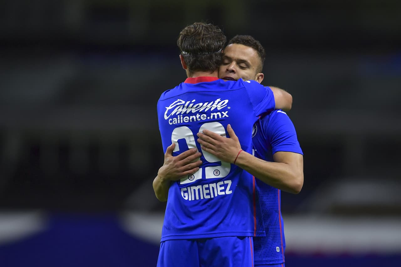 Giménez aprovechó un contragolpe para llevar el balón hasta la portería contraria y cedió el balón a ‘Cabecita’ para que hiciera el tercero de los locales. Velázquez marcó el 3-2 para Juárez.