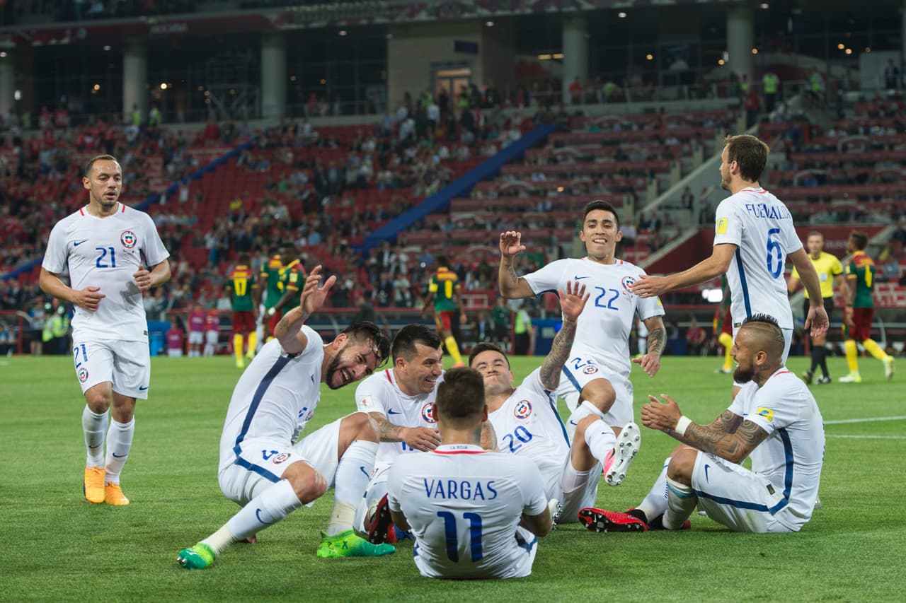 Una imagen que se está volviendo habitual en la Copa Confederaciones: un gol celebrado y anulado minutos después.