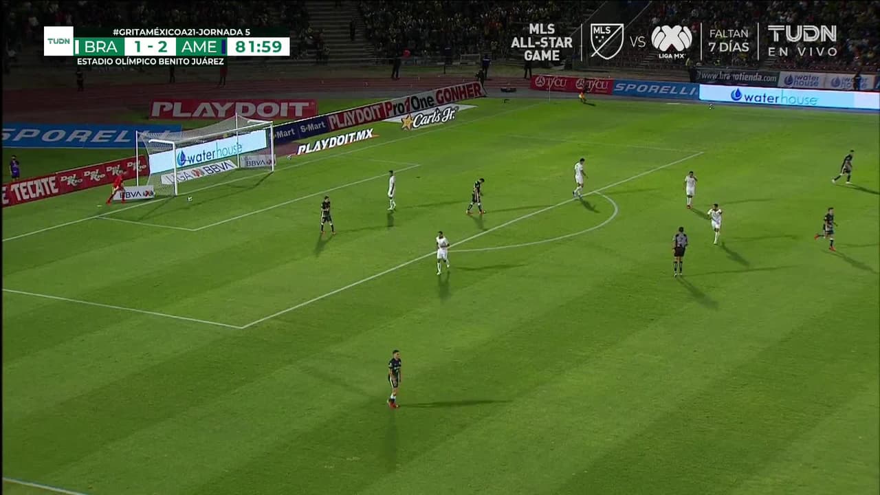 ¡TIRO ATAJADO! disparo por Henry Martín.