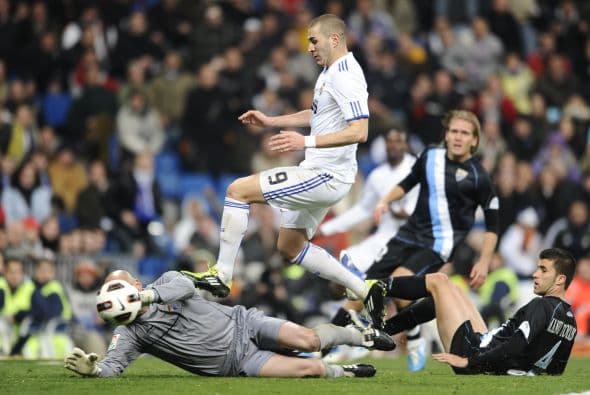 El francés Karim Benzema había colocado el 1-0, pero una posición en fuera de lugar anuló el tanto.