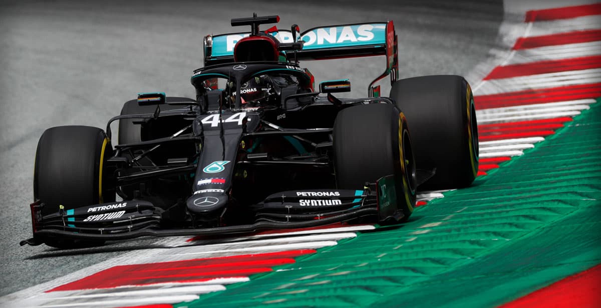 Hamilton vuelve a volar en Austria y Checo Pérez mejora al ser 3°