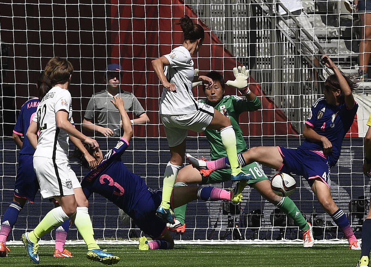 La revancha de Estados Unidos sobre Japón comenzó muy temprano ya que en los primeros cinco minutos del partido Lloyd anotó en dos ocasiones.