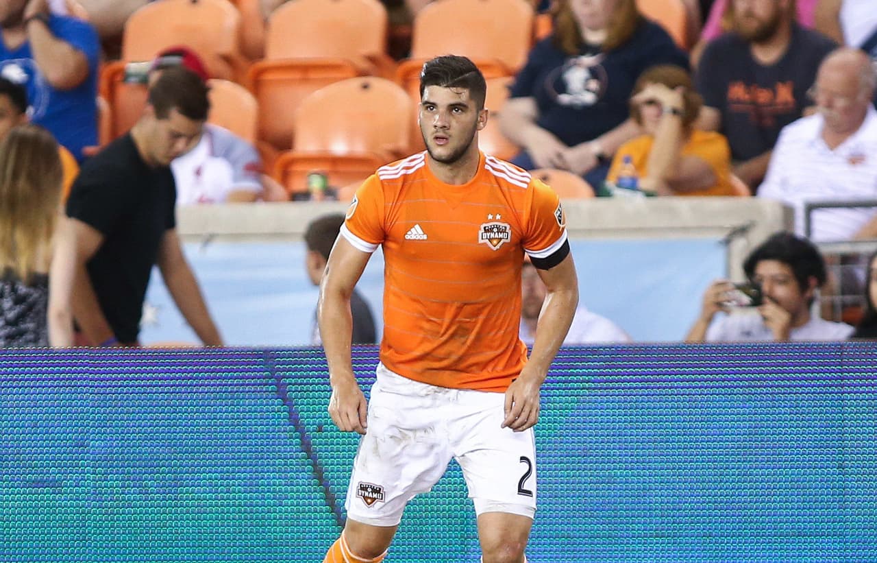 Alejandro Fuenmayor lideró la defensa del Houston Dynamo en su épica remontada ante el Galaxy, evitando que Zlatan pudiera sumarle a su cuenta goleadora y que los galácticos clasificaran a los Playoffs.