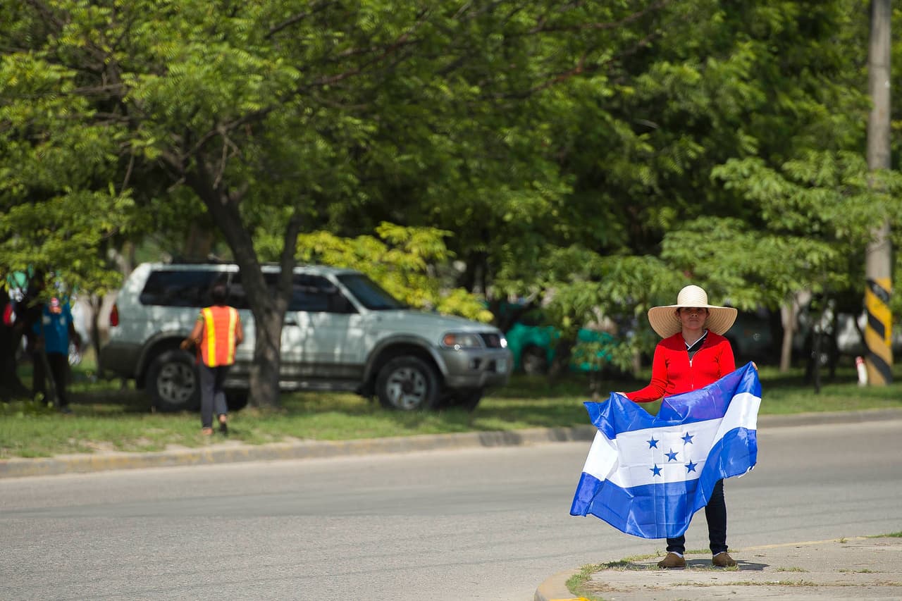 El ambiente en el Estadio Olímpico de San Pedro Sula es inmejorable en apoyo a la Bicolor en su juego contra el 'Tri'.