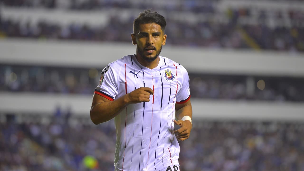 Una baja más para Chivas, Miguel Ponce se encuentra lesionado