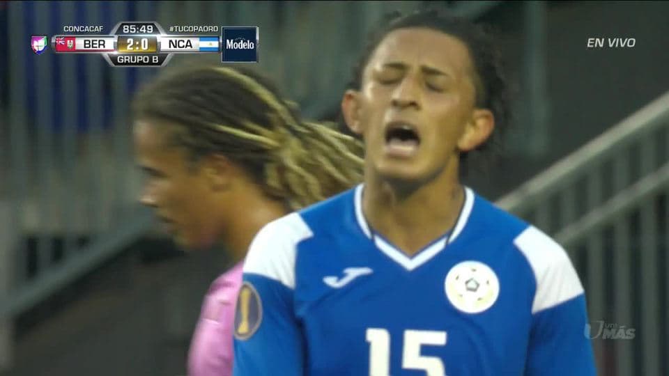 Tiro desviado de Byron Bonilla