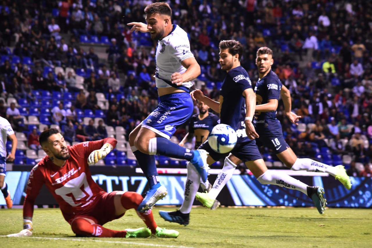 El Puebla se adelantó al minuto 60 con gol de Jorge Zarate, Pumas logró el tanto del empate al minuto 85 tras un gran disparo de Juan Iturbe.